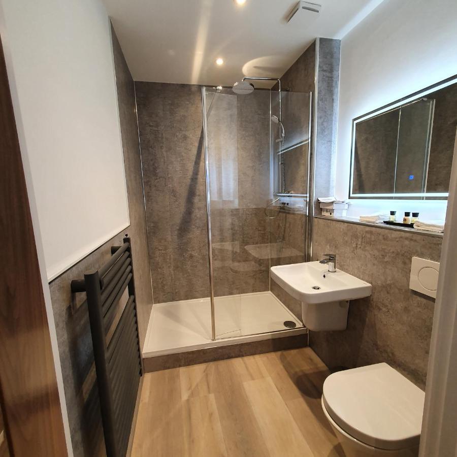 Central Penthouse With Hot Tub & Views 24 Cheltenham Exterior foto